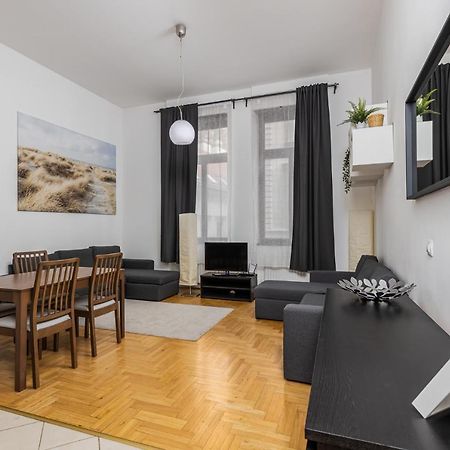 Cosy 1 Bedroom Apartment In Gozsdu Court Budapesta Exterior foto